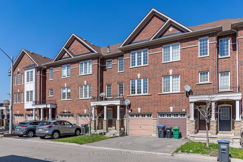 7 Gemstone Lane  Brampton, L6X 0H1 | Image 2