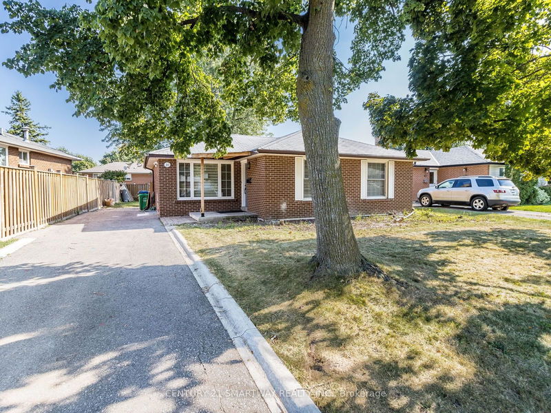 40 Devonshire Dr  Brampton, L6T 3G3 | Image 2