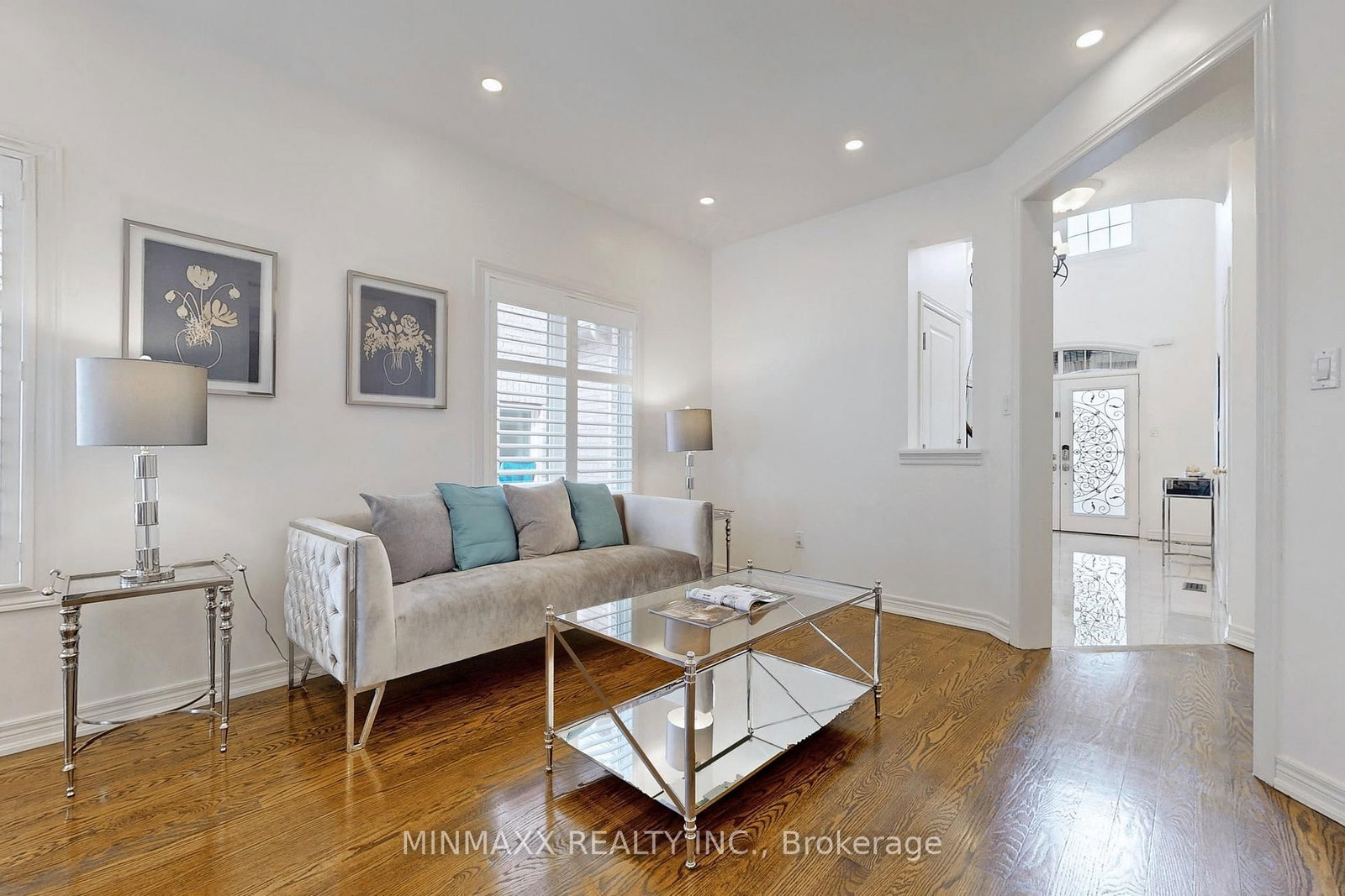 Listing Image 7
