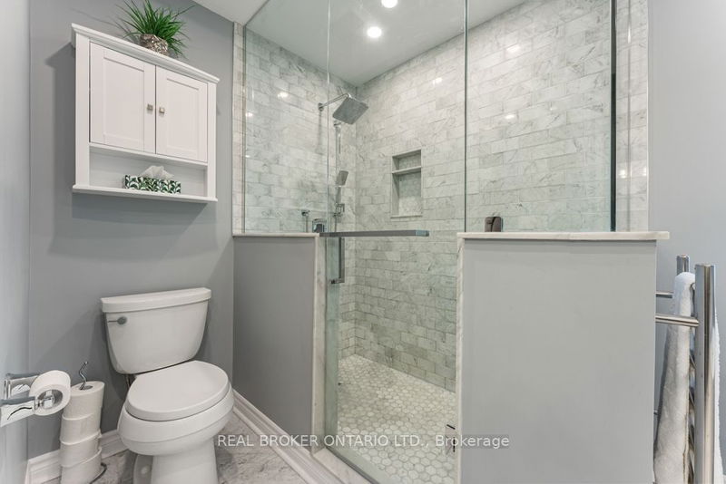 2576 Armour Cres  Burlington, L7M 4T3 | Image 24