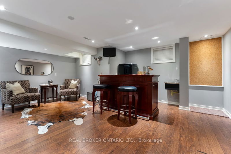 2576 Armour Cres  Burlington, L7M 4T3 | Image 32