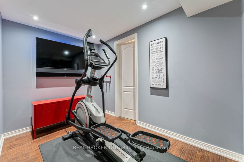 2576 Armour Cres  Burlington, L7M 4T3 | Image 33