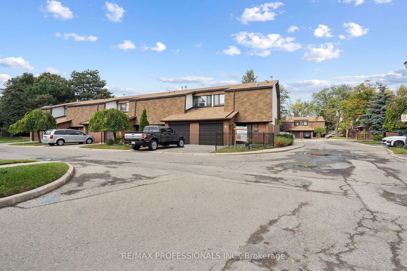  64 - 600 Silver Creek Blvd  Mississauga, L5A 2B4 | Image 3