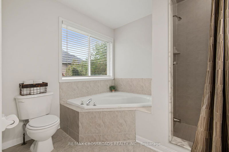 2318 Proudfoot Tr W Oakville, L6M 3Y2 | Image 24