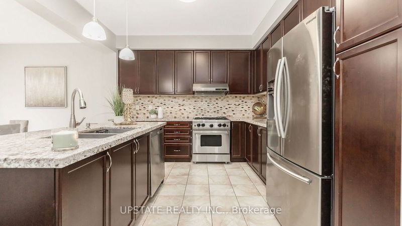 47 Denali Cres  Brampton, L6P 3X1 | Image 9