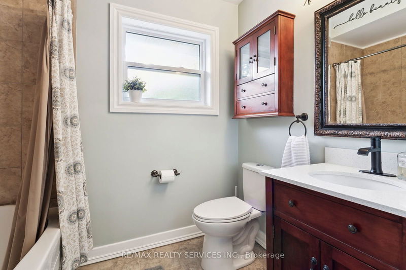 22 Crestview Ave  Brampton, L6W 2R6 | Image 22