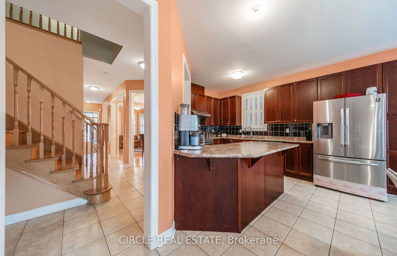 82 Amaranth Cres  Brampton, L7A 0L4 | Image 10