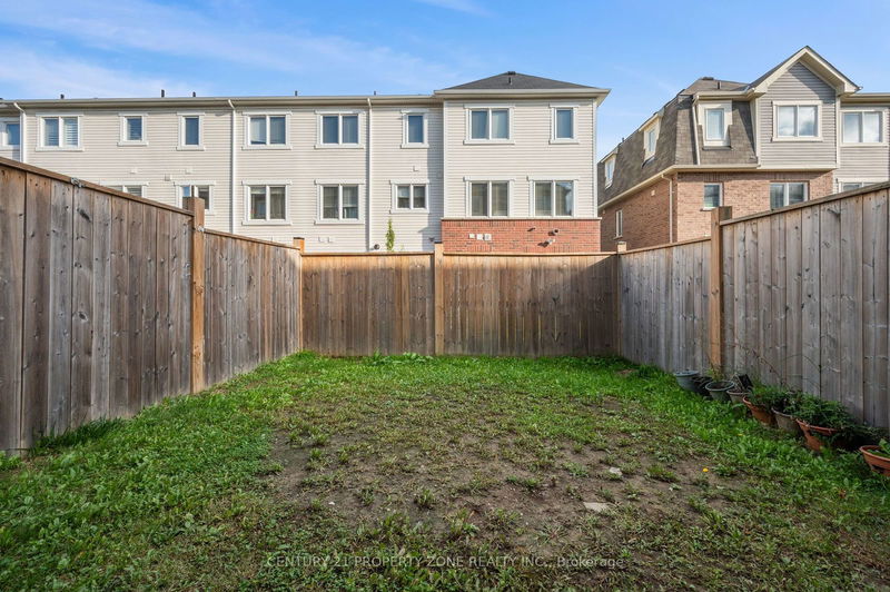 13 Metro Cres  Brampton, L7A 4N8 | Image 25