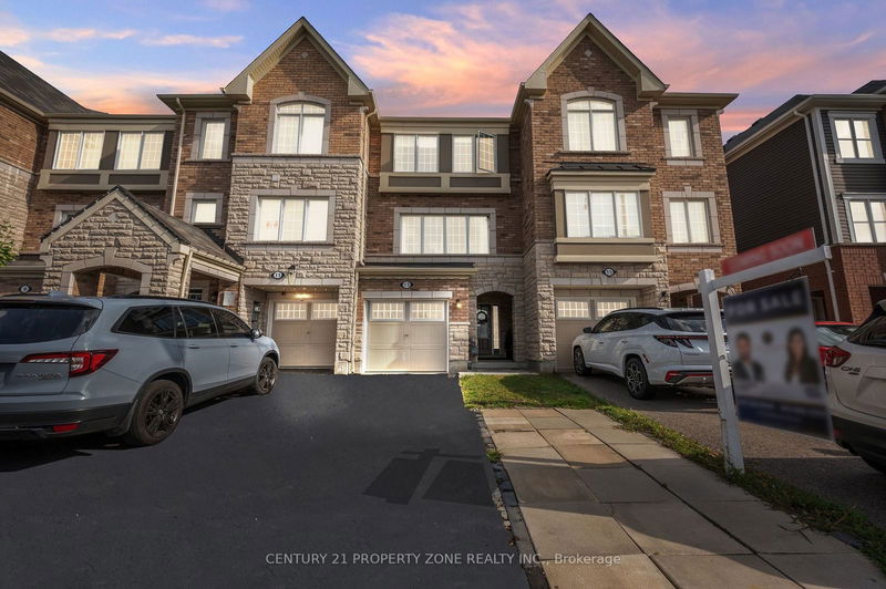 13 Metro Cres  Brampton, L7A 4N8 | Image 3