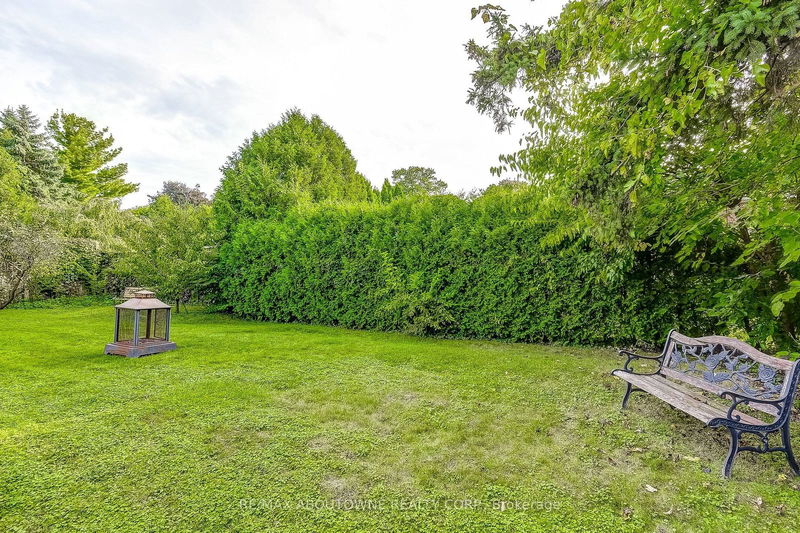 257 Wales Cres  Oakville, L6L 3X8 | Image 40