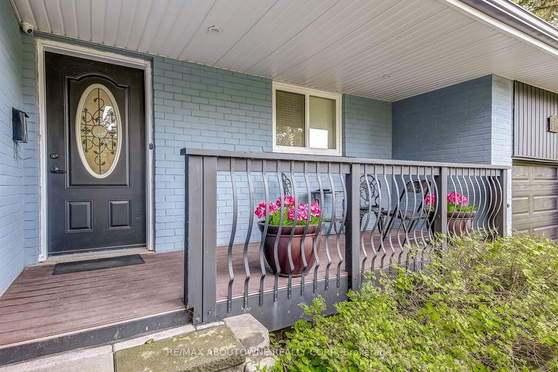 257 Wales Cres  Oakville, L6L 3X8 | Image 5