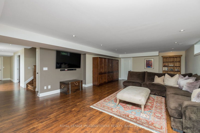 2057 Snow Cres  Mississauga, L4Y 1T3 | Image 27