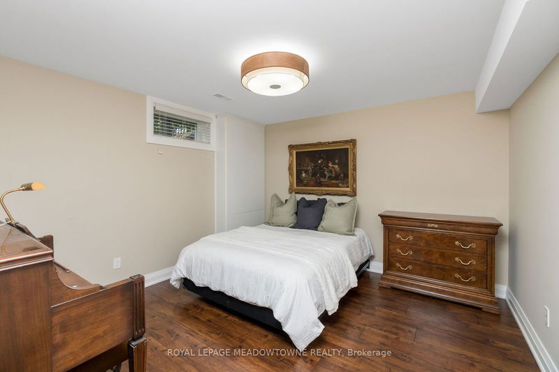 2057 Snow Cres  Mississauga, L4Y 1T3 | Image 29