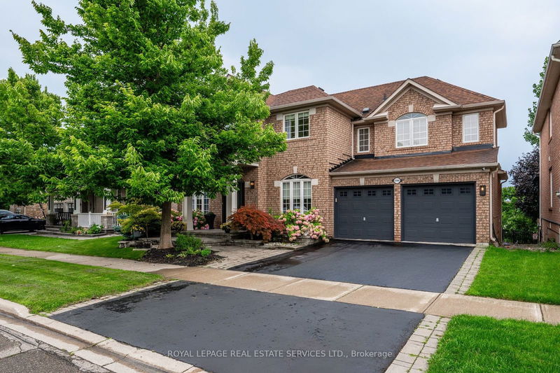 2366 Valleyridge Dr  Oakville, L6M 5C3 | Image 1