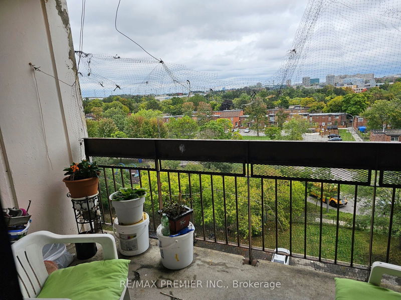  811 - 4673 Jane St  Toronto, M3N 2L1 | Image 2