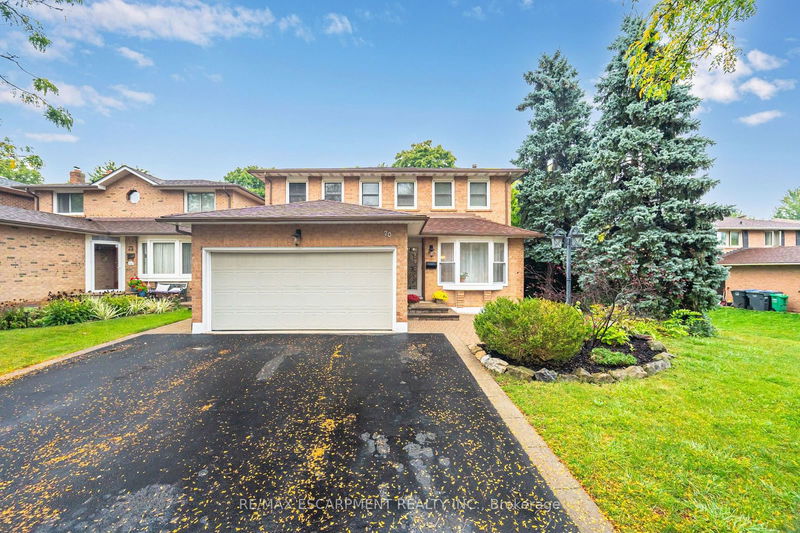 70 Lakecrest Tr  Brampton, L6Z 1S6 | Image 1