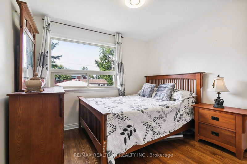 20 Kennebec Cres S Toronto, M9W 2R7 | Image 12