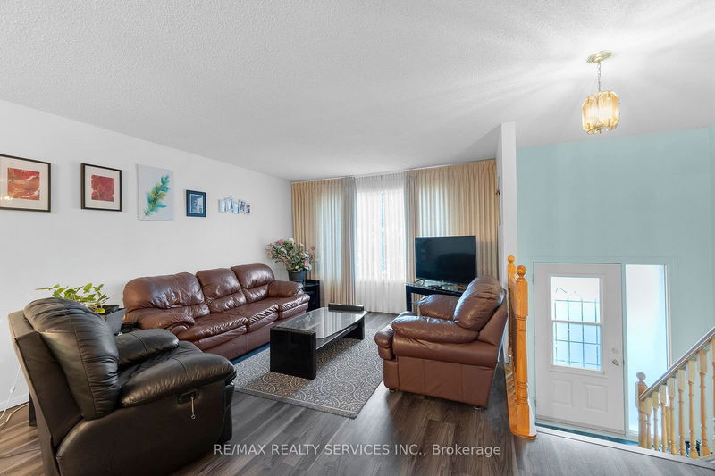 81 Glenforest Rd  Brampton, L6S 1L8 | Image 3