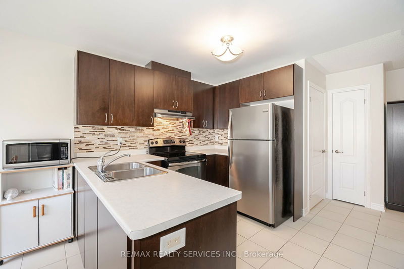  43 - 17 Lacorra Way  Brampton, L6R 3P2 | Image 4