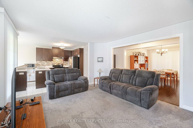  43 - 17 Lacorra Way  Brampton, L6R 3P2 | Image 9