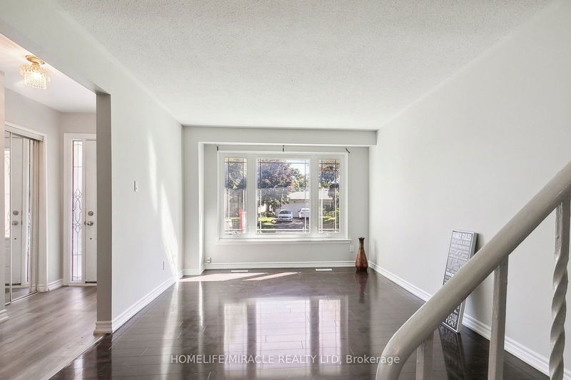 3094 Redbank Cres  Mississauga, L4T 1V1 | Image 5