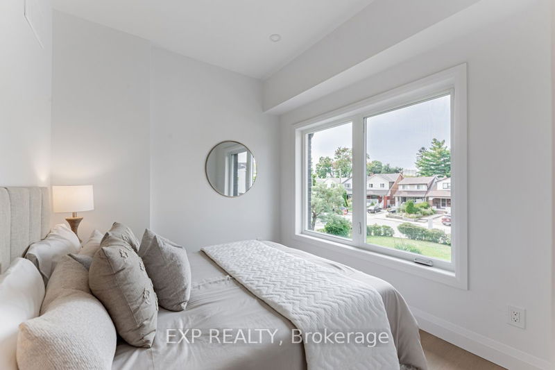 9 Glenvalley Dr  Toronto, M6M 4V8 | Image 22