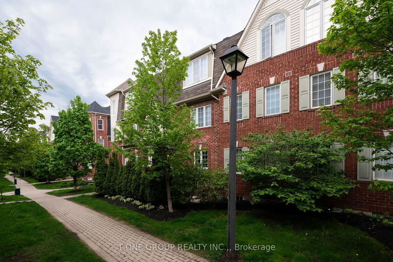  3 - 760 Neighbourhood Circ  Mississauga, L5B 0B7 | Image 1