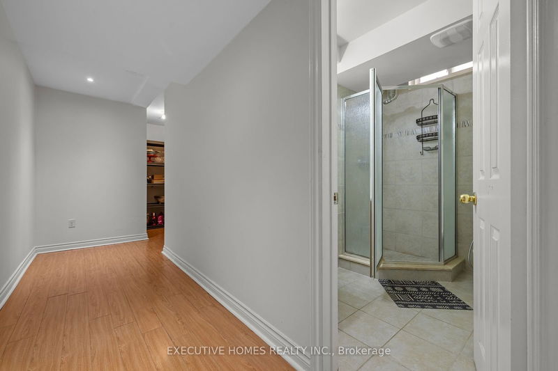 5415 Longford Dr  Mississauga, L5M 7Y3 | Image 22