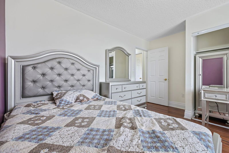 5415 Longford Dr  Mississauga, L5M 7Y3 | Image 26