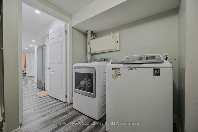 48 Monaco Crt  Brampton, L7A 1X4 | Image 35