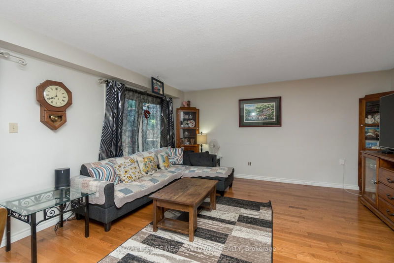 76 John St  Halton Hills, L7G 2J8 | Image 10