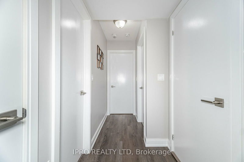  97 - 100 Dufay Rd  Brampton, L7A 4S3 | Image 15