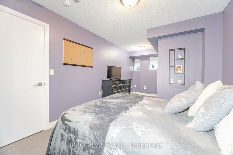  97 - 100 Dufay Rd  Brampton, L7A 4S3 | Image 16