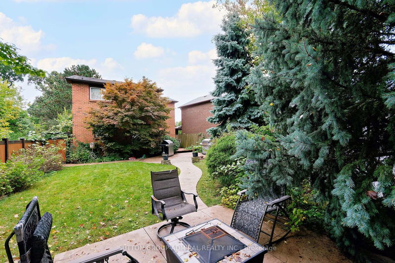 2431 Ploughshare Crt  Mississauga, L5L 3M6 | Image 33