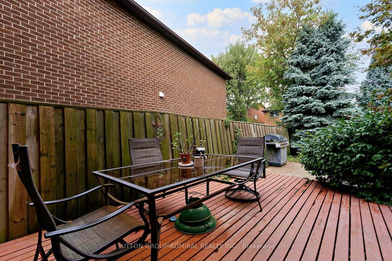 2431 Ploughshare Crt  Mississauga, L5L 3M6 | Image 34