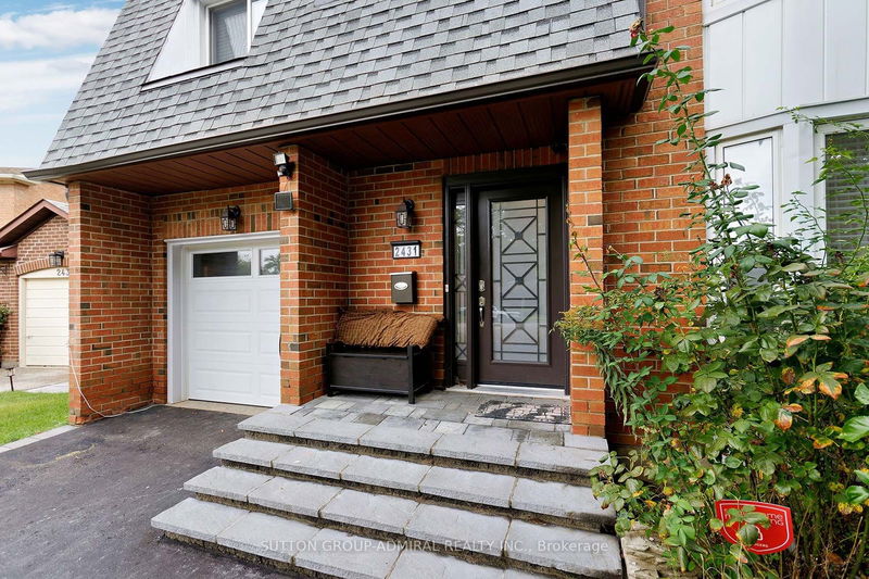 2431 Ploughshare Crt  Mississauga, L5L 3M6 | Image 4