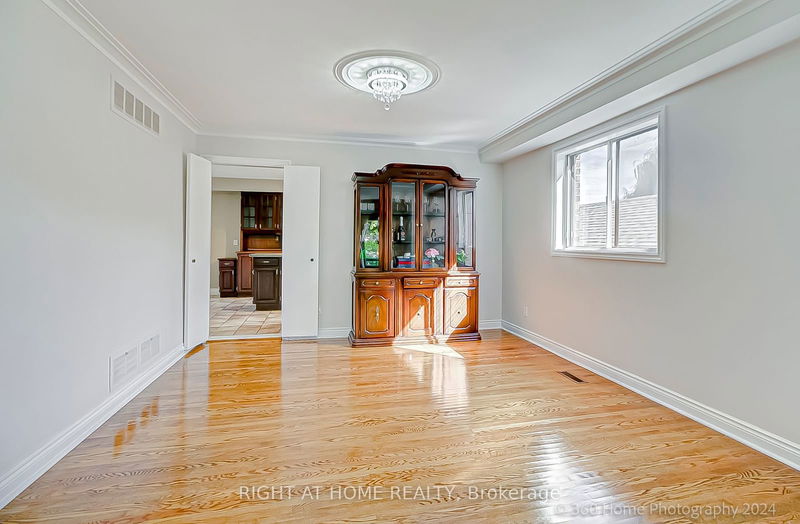 35 Highland Hill  Toronto, M6A 2P7 | Image 6