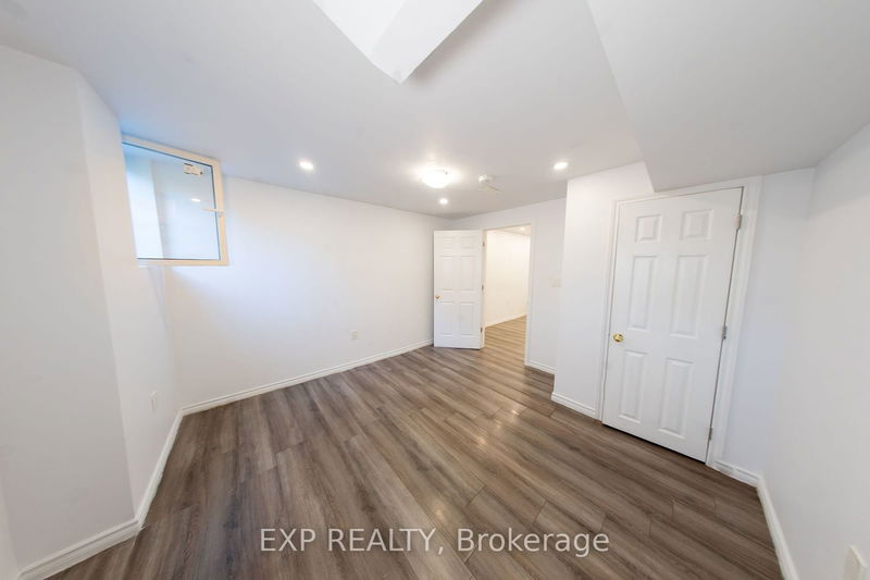 51 Gower Cres  Brampton, L6R 0R8 | Image 17