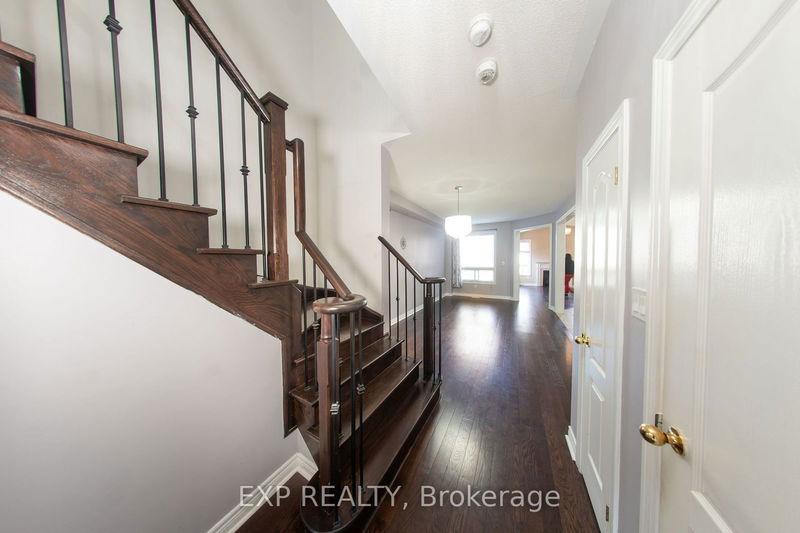 51 Gower Cres  Brampton, L6R 0R8 | Image 3