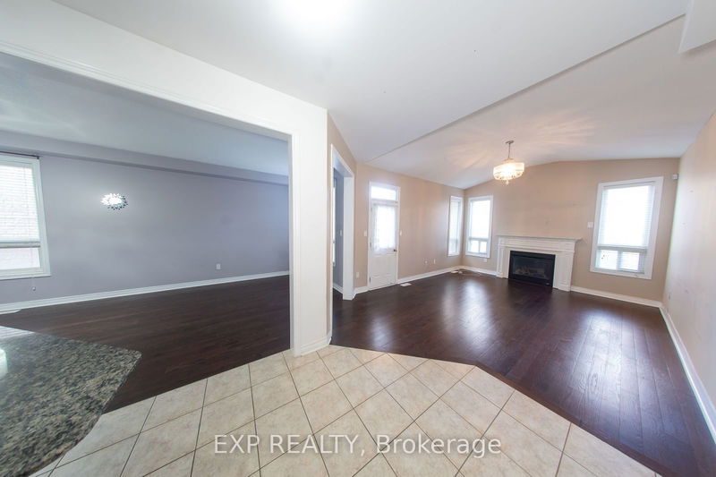 51 Gower Cres  Brampton, L6R 0R8 | Image 8