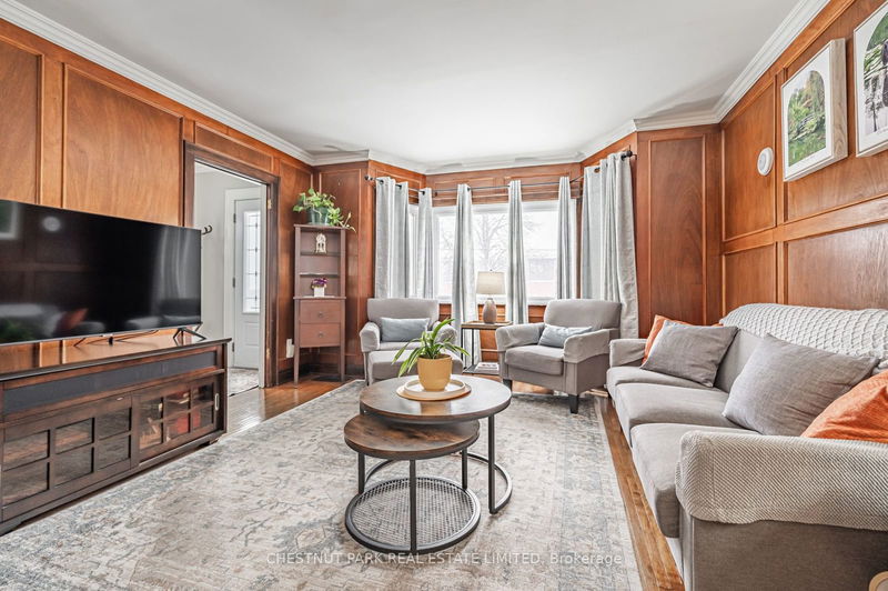 home for sale on 207 Pellatt Avenue