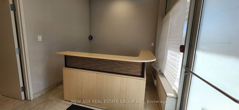 106 - 1065 Canadian Pl, Mississauga, L4W 1J9 | Image 3