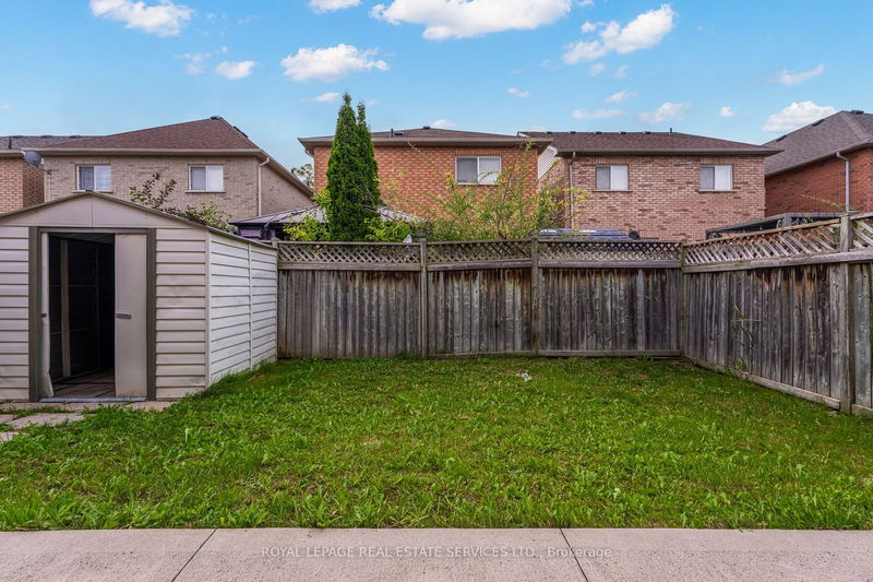 35 Pauline Cres  Brampton, L7A 2V6 | Image 34