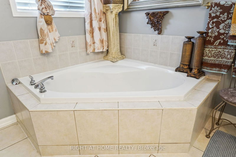 26 Bluewater Cres  Brampton, L7A 2H1 | Image 26