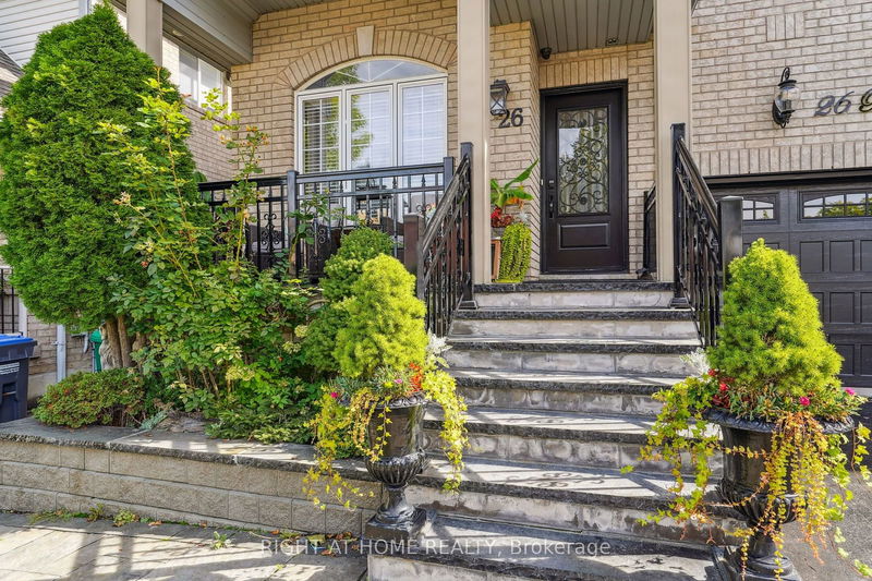 26 Bluewater Cres  Brampton, L7A 2H1 | Image 3