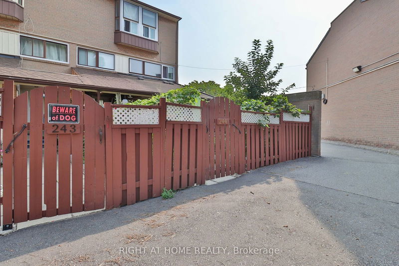 260 John Garland Blvd #244, Toronto, Ontario (MLS W9371780)