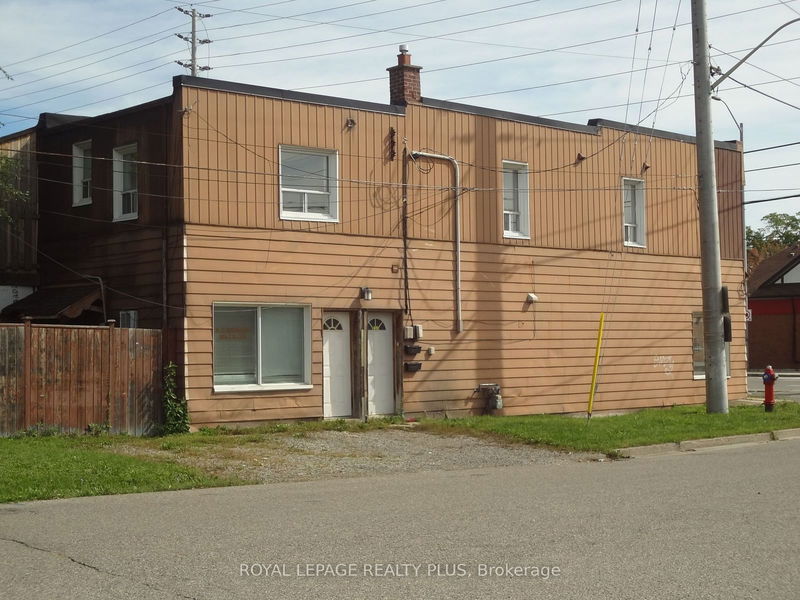 743 Lakeshore Rd E Mississauga, L5E 1C6 | Image 4