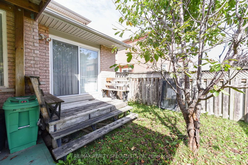 107 Seclusion Cres  Brampton, L6R 1K8 | Image 34