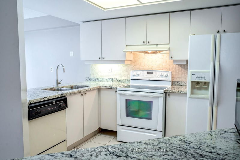  211 - 45 Kingsbridge Garden Circ  Mississauga, L5R 3K4 | Image 15