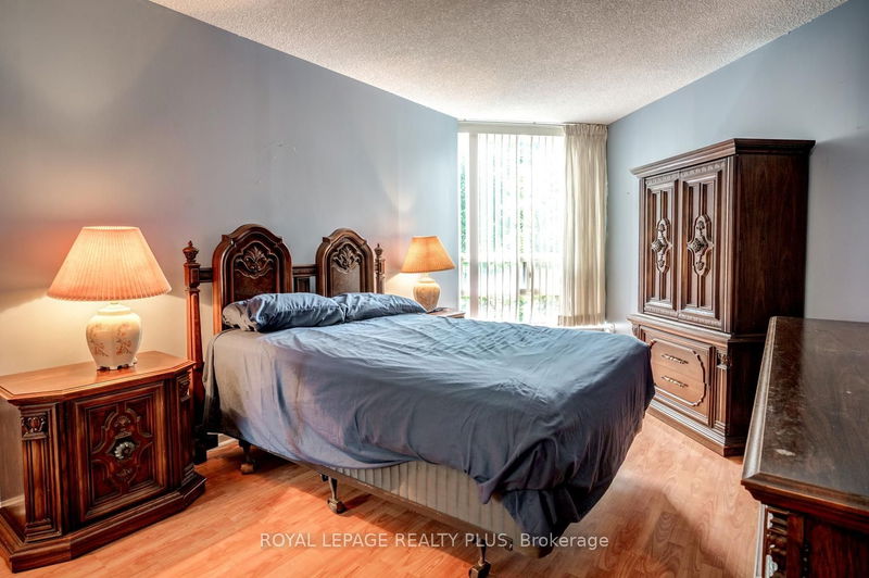  211 - 45 Kingsbridge Garden Circ  Mississauga, L5R 3K4 | Image 26